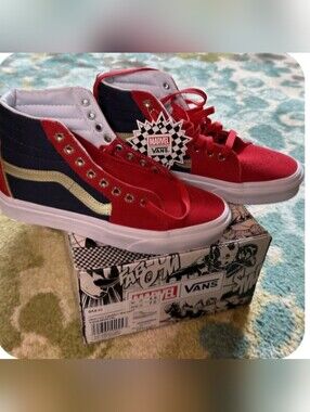 VANS CAPTAIN MARVEL HI-TOPS WMNS 7